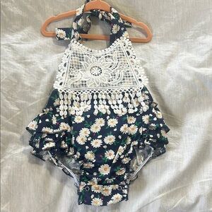 Princesas Navy Floral Lace Baby Romper